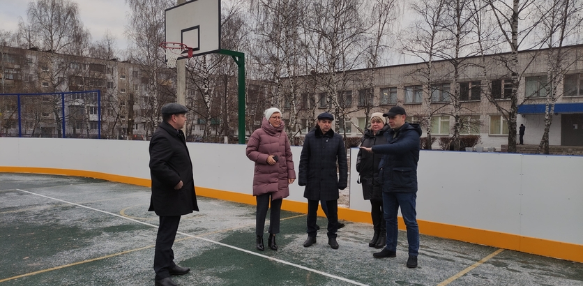 Универсальная спортивная площадка появилась у школы №27 в Сормове - фото 1