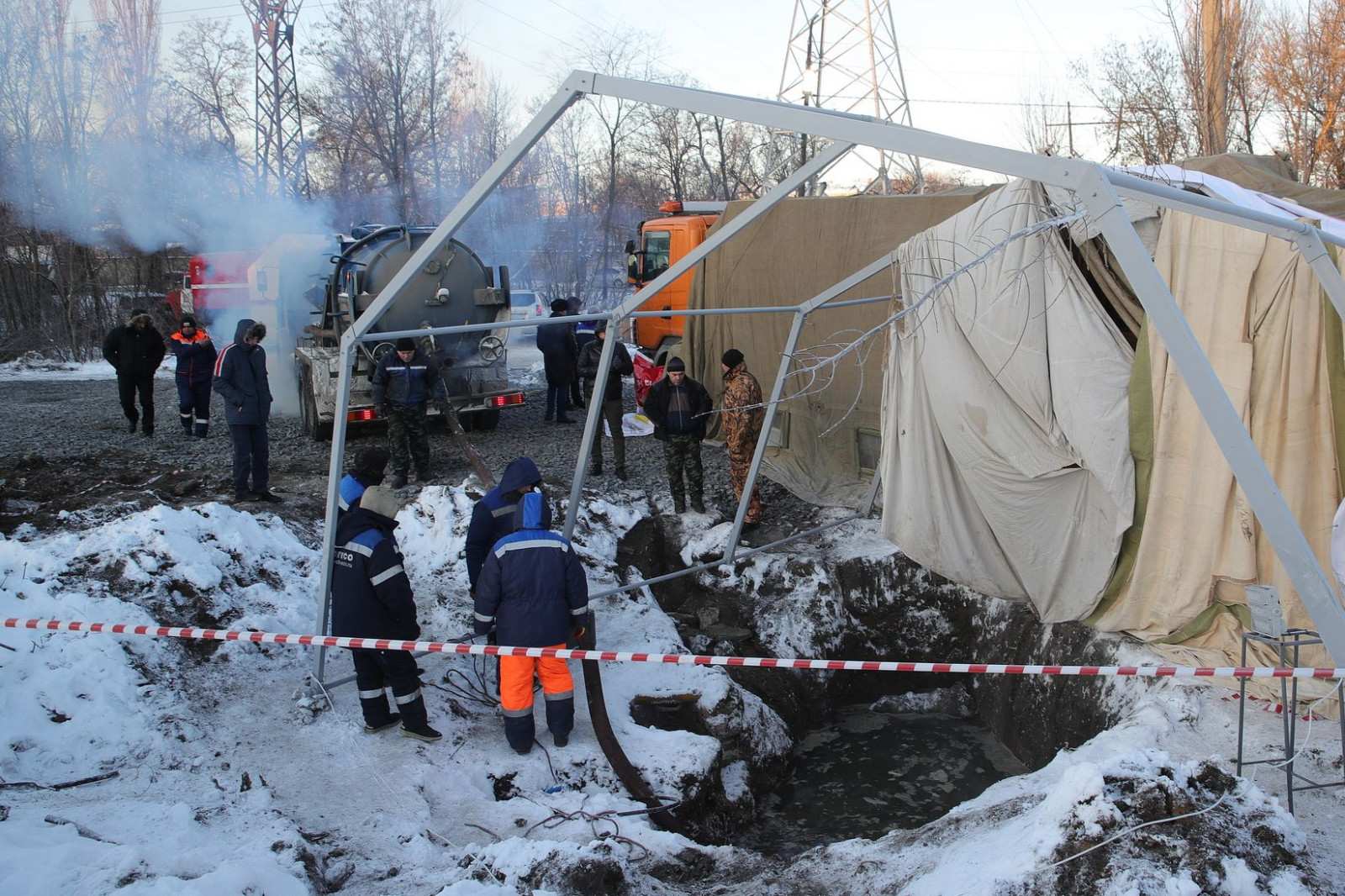 Канализационные стоки перестали затапливать улицы Соцгородка в Новочеркасске - фото 1