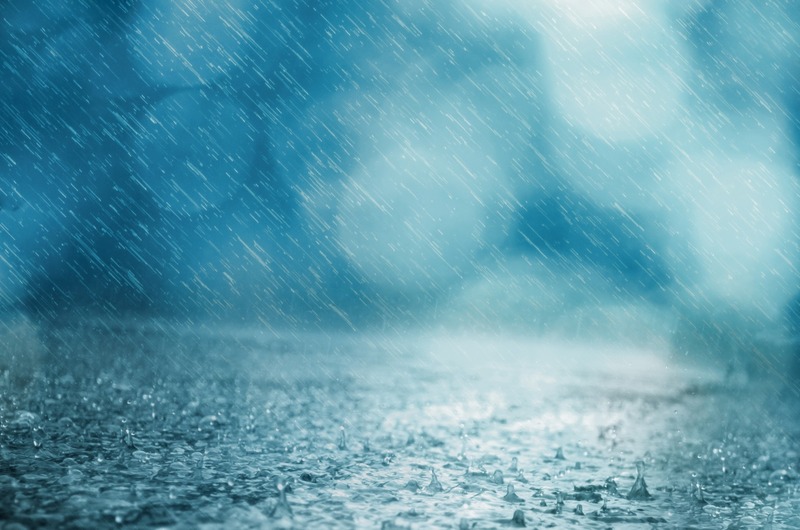 Штормовое предупреждение объявлено на Дону до 29 апреля из-за дождей с градом - фото 1