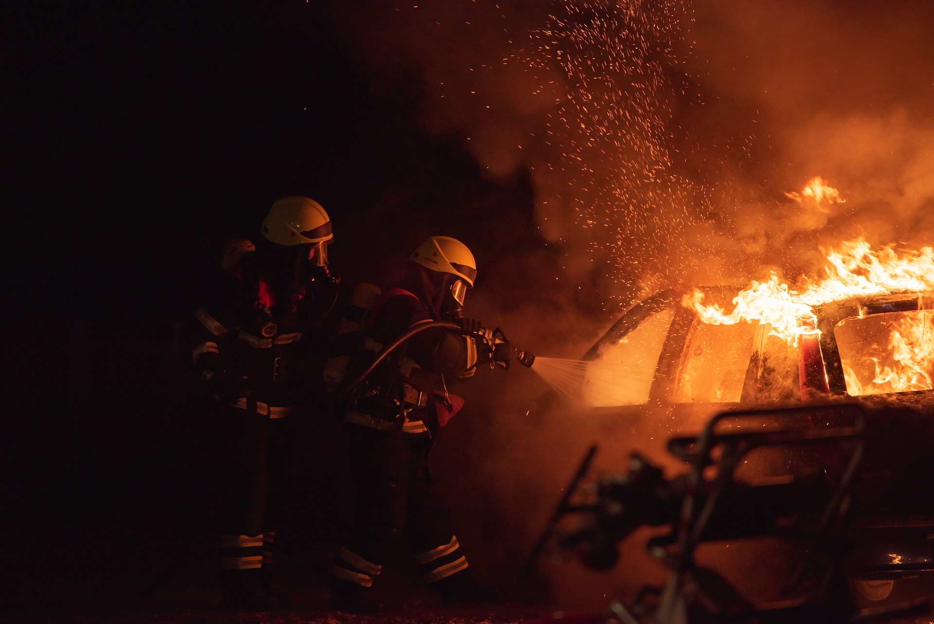Заброшенное пожарное депо на набережной Самары снесут за 1,7 млн рублей  - фото 1