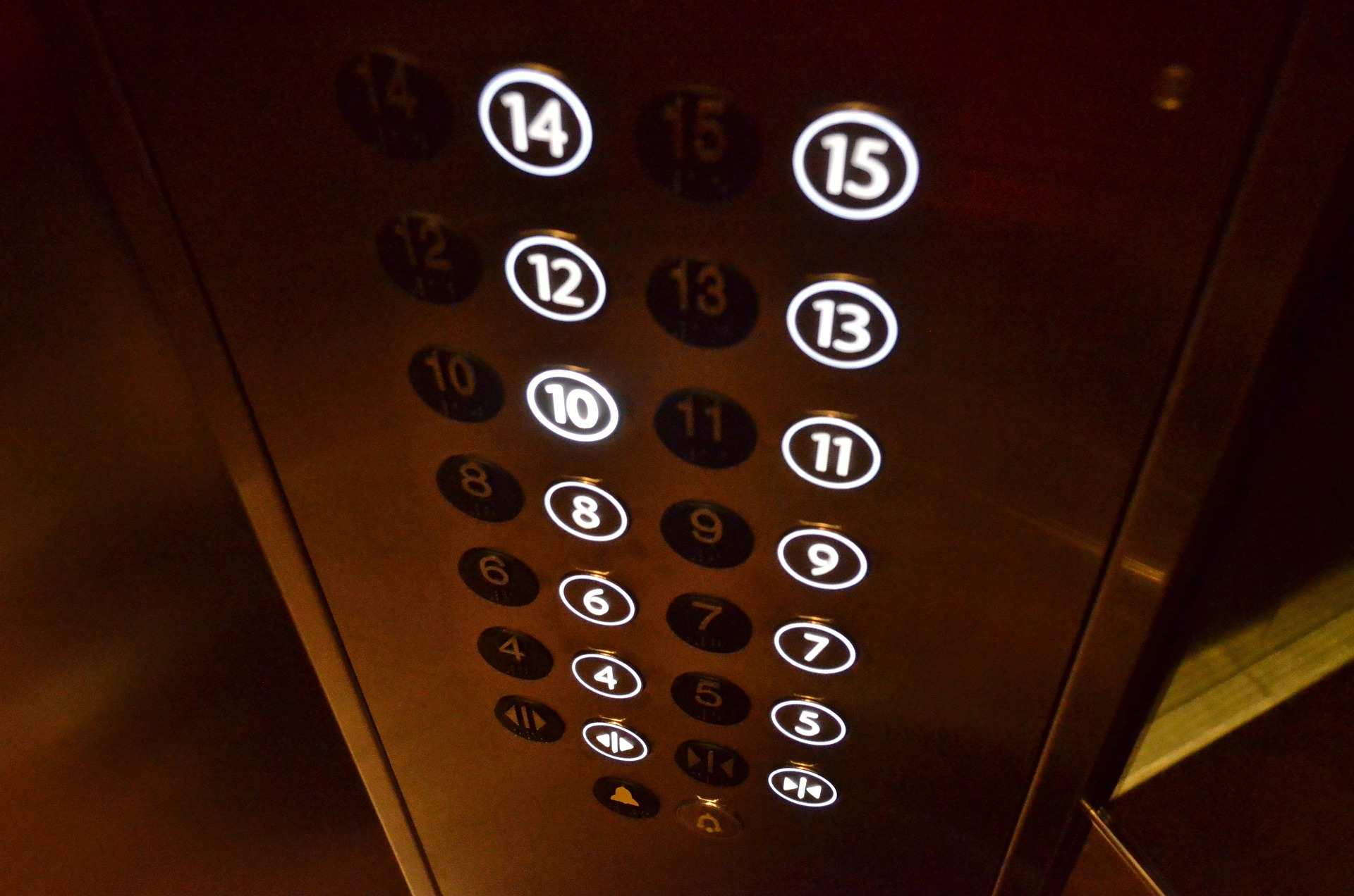 Замена первых лифтов началась в многоквартирных домах Воронежа - фото 1