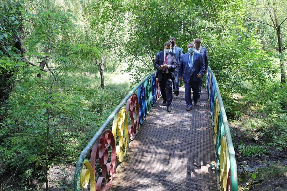 В Таганроге в роще «Дубки» отремонтируют центральную аллею и лестницы до сентября