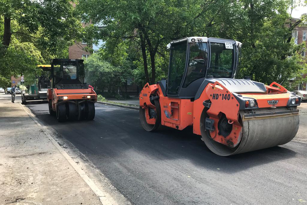 В Ростове за неделю отремонтировали около 3,7 тыс. кв. м дорожного полотна - фото 1