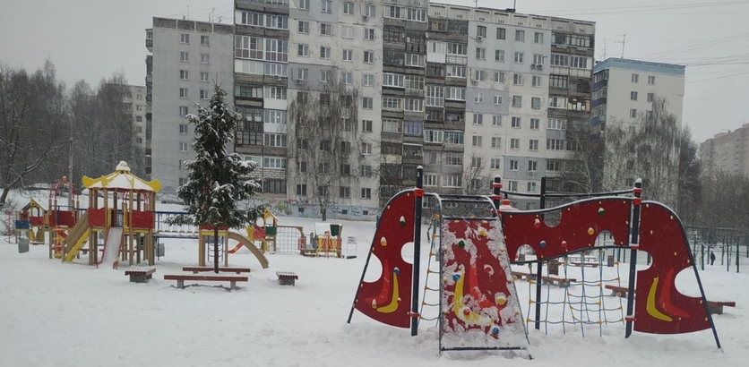 Две детские площадки обновили в Приокском районе - фото 1