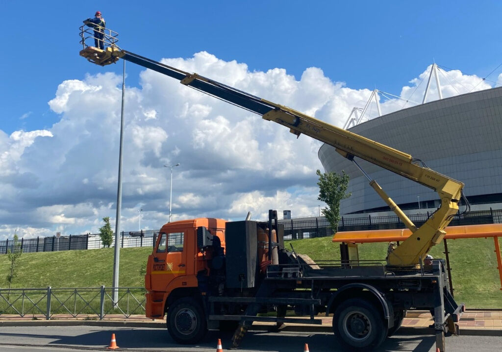 На улицах Левобережной и Чемордачка в Ростове восстановят уличное освещение - фото 1