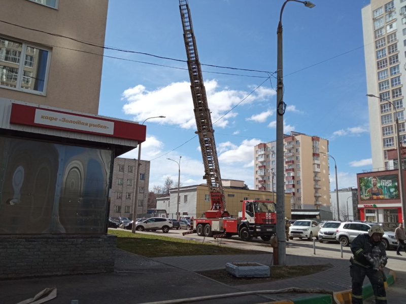 Пожар произошел в многоэтажке в Советском районе 21 апреля - фото 2